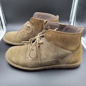 Clarks Collection Women's Chukka Boots, Size 9